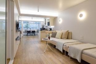 Modern Cosy Designer 2 Bedroom Ekkamai/Thonglor Apartment in Bangkok