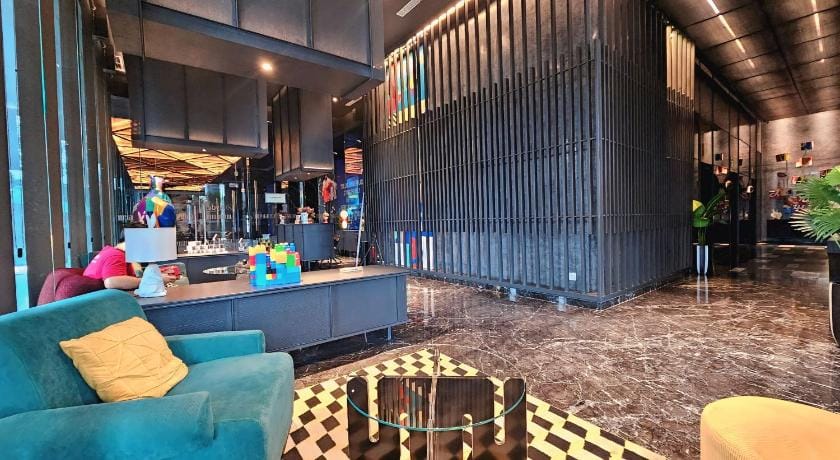 Collins Apartemen Serpong By LiviRooms Tangerang Hotel in West Java