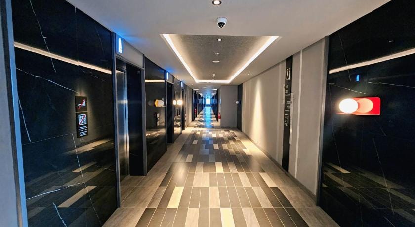 Collins Apartemen Serpong By LiviRooms Tangerang Hotel in West Java