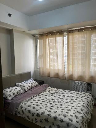 Solemare Parksuites B Faerydae Suites Vacation rental in Pasay