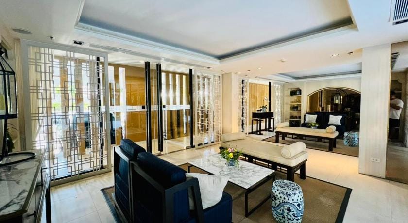 1 Bedroom Apt with Rooftop Pool in Phuket city Apartment in Wichit