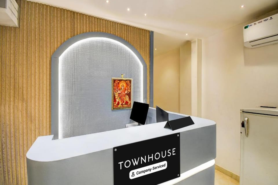 Super Townhouse Bairhana Road Prayagraj Hotel in Uttar Pradesh