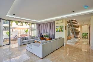 Villa 5 Seaview - The Ocean Villa Da Nang Villa in Hoa Hai