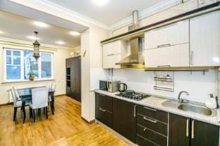 Romantic one bedroom on Fountain Square Nizami st Apartment in Baku
