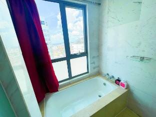 Silverscapa TownMalacca 4p 1Bed Bathtub View Pool Vacation rental in Malacca