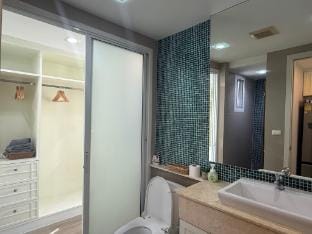 Ocean view grand suite Top floor @ The Blu X Apartment in Chon Buri Changwat