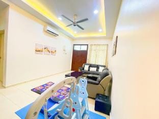 MITC 11pax4Bed 2BathGathering Kids Retreat Family Vacation rental in Malacca