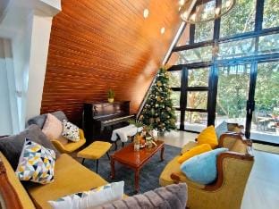 Yellow Hill Leisure Resort, Bamban, Tarlac, PH Vacation rental in Central Luzon