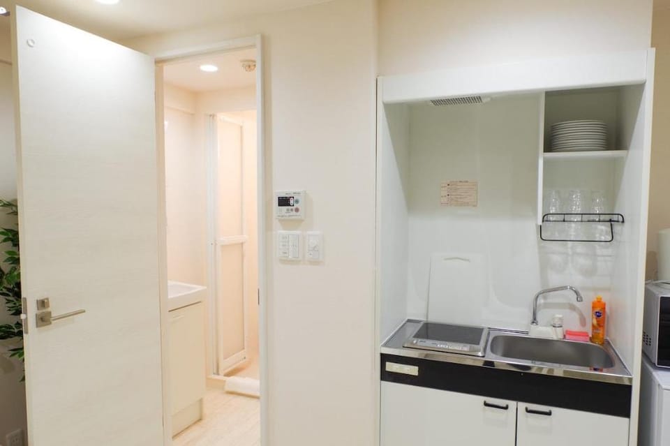 New! 4 minutes by train + 6 minutes on foot to Shinjuku Station! Up to 7 people Apartment in Shinjuku
