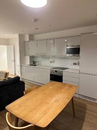City view with local amenities around you Apartment in Birmingham