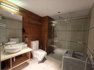 PohonHijau Nearby Jesselton Point Kota Kinabalu Vacation rental in Kota Kinabalu