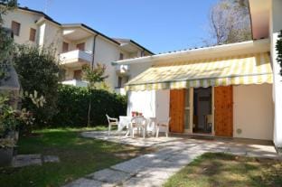 Comfortable holiday apartment for 5 people only 100mt from the beach Apartment in Friuli-Venezia Giulia