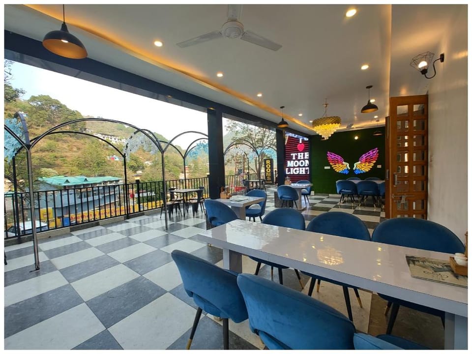 Goroomgo Moonlight Restaurant and Hotel Bhimtal Hotel in Uttarakhand