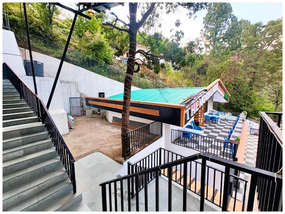 Goroomgo Moonlight Restaurant and Hotel Bhimtal Hotel in Uttarakhand