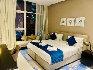 Stylish Suite 1 BR with Burj Khalifa | Canal view Apartment in Dubai