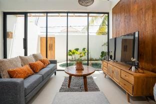 Casa Goya | Lofty 1-BR Pool Villa Near Kuta Beach Villa in Kuta
