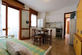 Cozy apartment in the pleasant area of Bibione Pineda Apartment in Friuli-Venezia Giulia