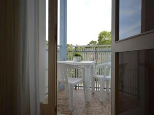 Comfortable mini apartment for 3 people in a building close to the beach Apartment in Friuli-Venezia Giulia