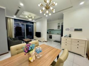 Halen Home 2 Bedroom Vinhome Central Park Apartment in Ho Chi Minh City