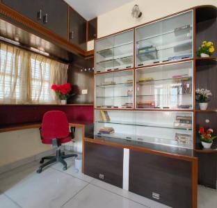 Yelahanka bungalow 30 mins from airport Vacation rental in Bengaluru