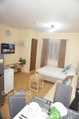 Free Netflix & Wifi (Hermosa by Crown Asia) CRQ-1 Apartment in Las Pinas