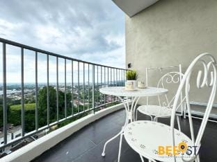 Taiping | Nature Escape with Pool & Netflix 8PAX Apartment in Perak