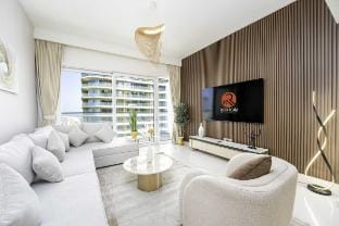 Exclusive Beachfront 2 Bed with Pool & Palm View Vacation rental in Dubai