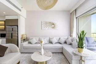 Exclusive Beachfront 2 Bed with Pool & Palm View Vacation rental in Dubai