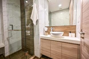 Luxurious Studio with Bay View in Sol Bay Vacation rental in Dubai