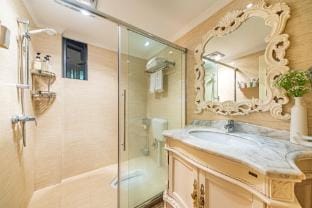 Mist Haven - Yuejiang Luxury Four-Bedroom Suite with River View, Five Beds, European Style Apartment in China