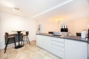 Lavish 1 BR Apartment Near Tottenham Stadium Apartment in City of Westminster
