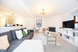 Lavish 1 BR Apartment Near Tottenham Stadium Apartment in City of Westminster