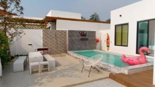 Holiday Pool Villa Bangsean Chonburi Vacation rental in Chon Buri Changwat
