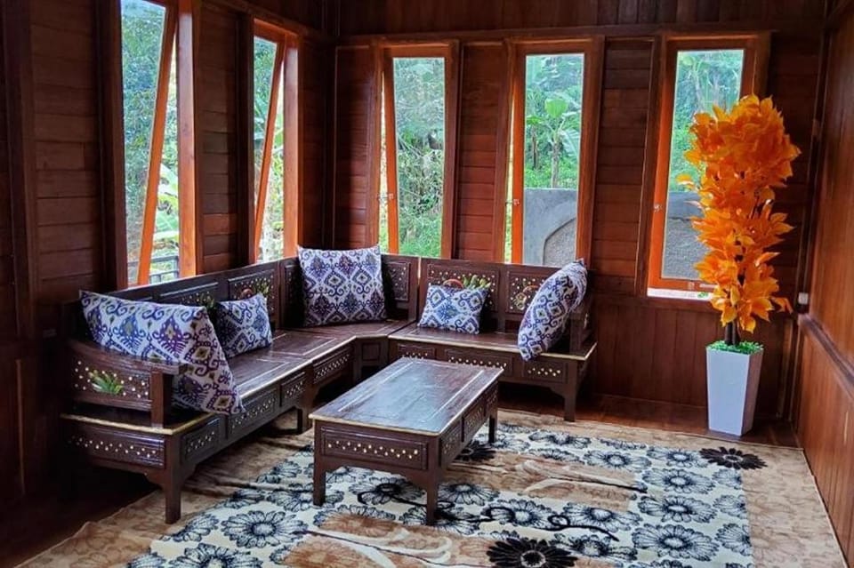 Villa Zoya 1 Hotel in Cisarua