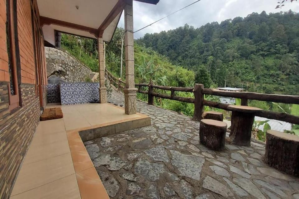 Villa Zoya 2 Hotel in Cisarua