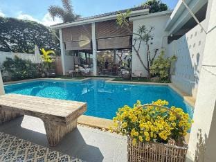 SiamHome/8 Bedroom Private Pool Villa Vacation rental in Chiang Mai