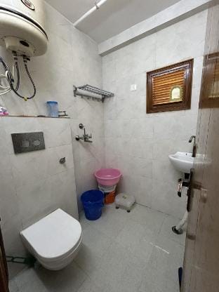 Golf link Society, Dwarka Apartment in Delhi