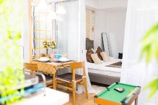 1BR Beach View w/ Balcony | Near Airport Vacation rental in Muntinlupa
