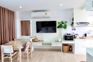 Beachfront Tropical Studio with Partial Sea View  Apartment in Chon Buri Changwat