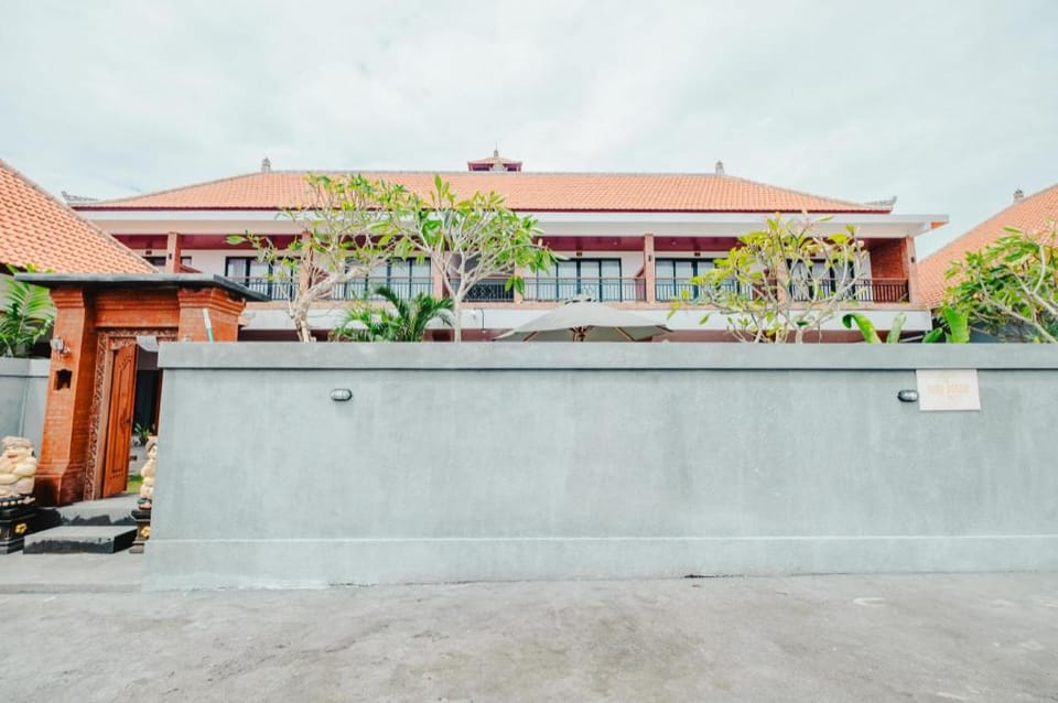 Kubu Dangin Guest House Kerobokan Bed and Breakfast in North Kuta