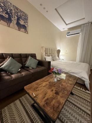 Intelligent Entry Studio ( Access Now ) Vacation rental in Riyadh