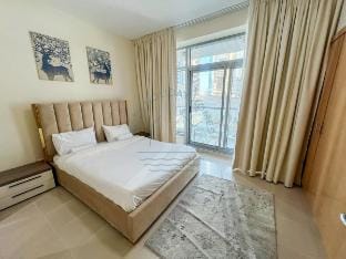 Blakely 2BR Lakeview Retreat With Open Balcony Apartment in Dubai