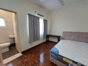 PH10 Putra Heights/USJ Homestay 3B3B, Subang Jaya  Vacation rental in Subang Jaya