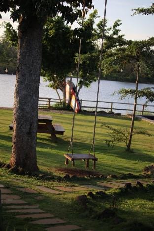 The Forester - Tâm An Lakeview Chalet in Vietnam
