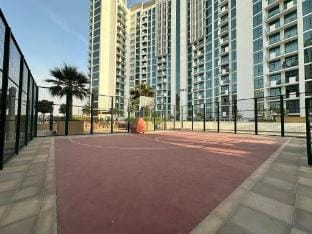 Sunset Haven - Chic Creek Studio Apartment in Dubai