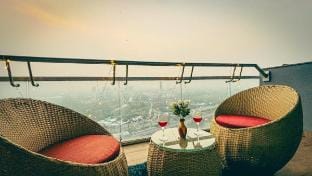 Enjoy elegant city view Apartment in Noida