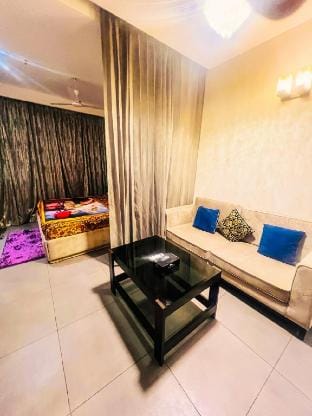 Enjoy exotic stays with views Apartment in Noida