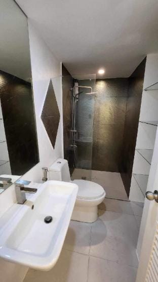 Comfortable and huge apartment Apartment in Makati