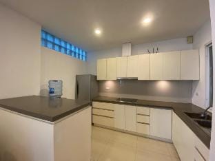R301 - 2BR apt with bath-tub in Tay Ho Vacation rental in Laos