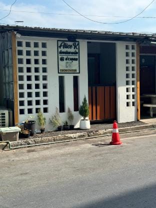 Alice K Room  Vacation rental in Chon Buri Changwat